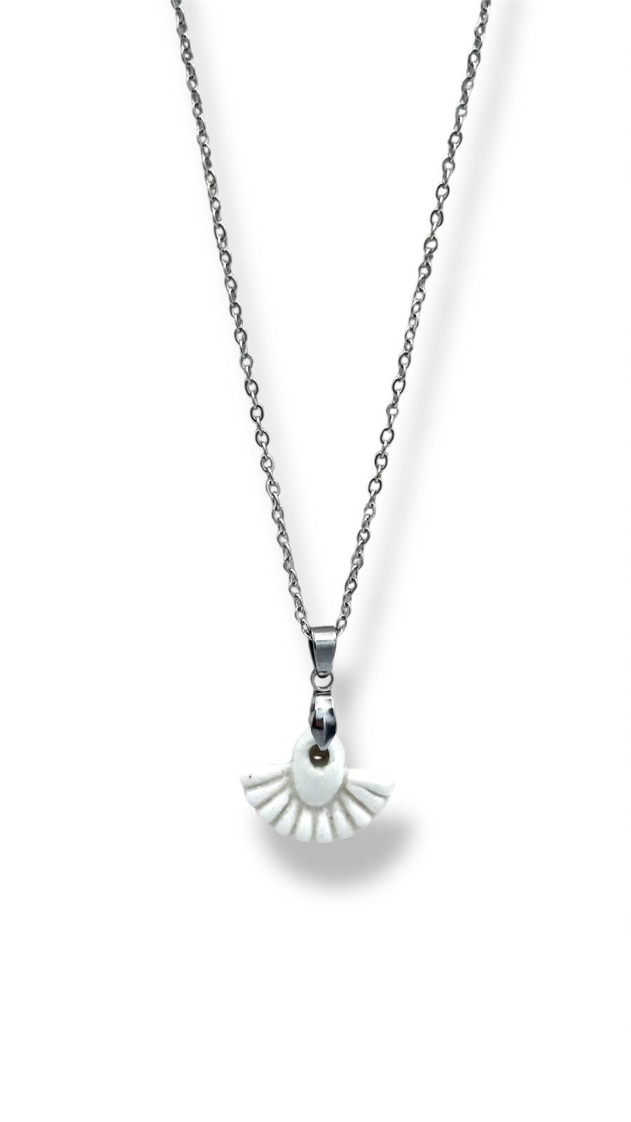 Ras de cou Aile  blanche chaîne argent