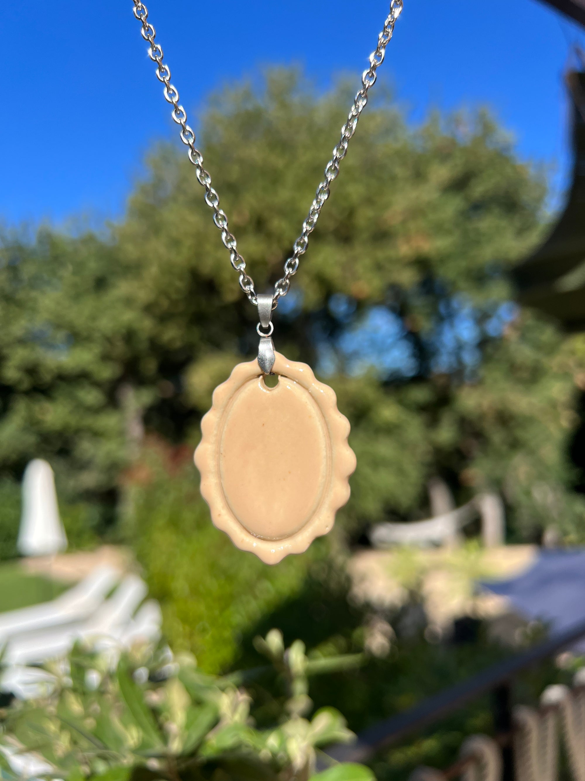 Sautoir Camée beige