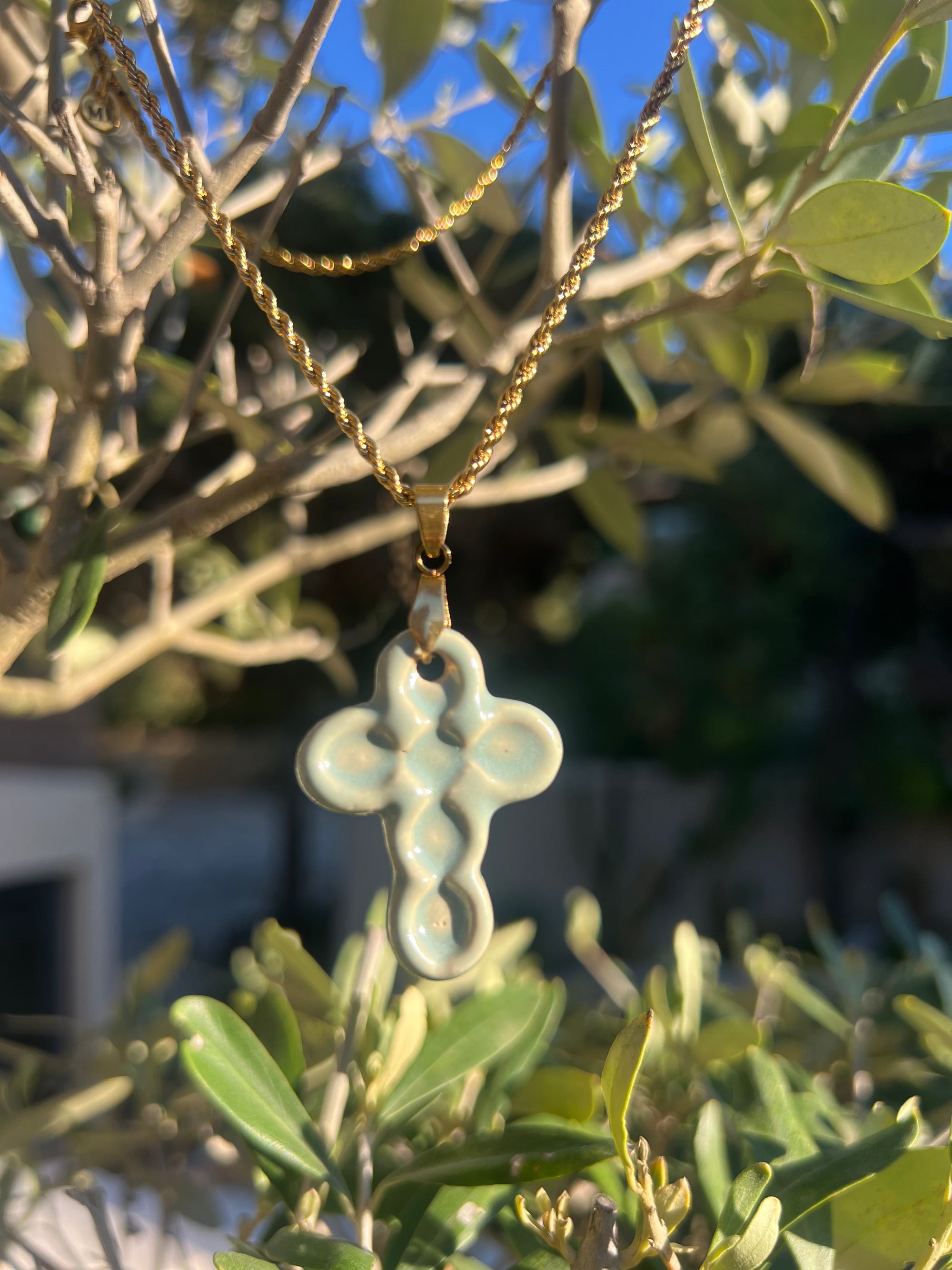 Collier croix blue