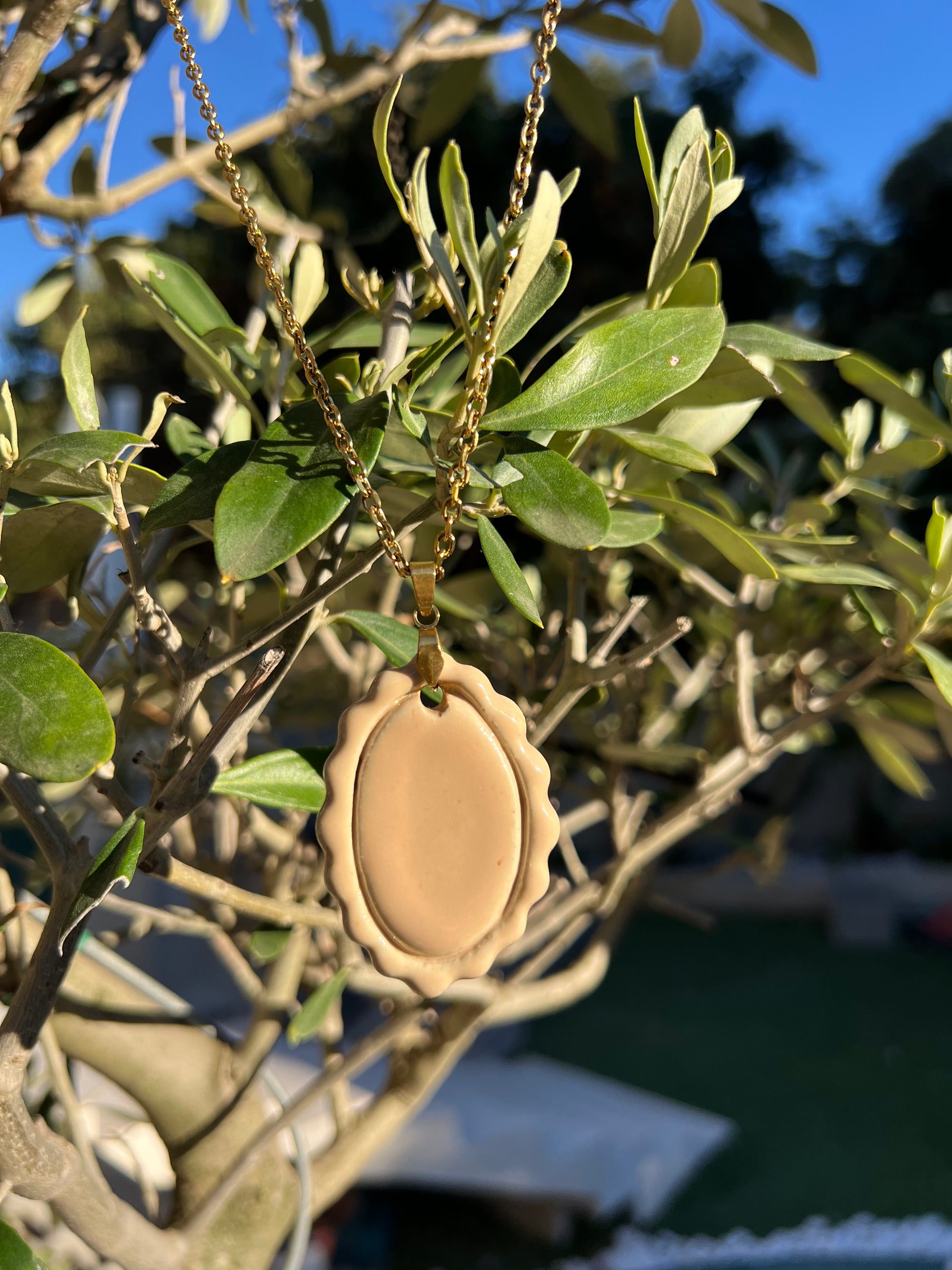 Sautoir Camée beige